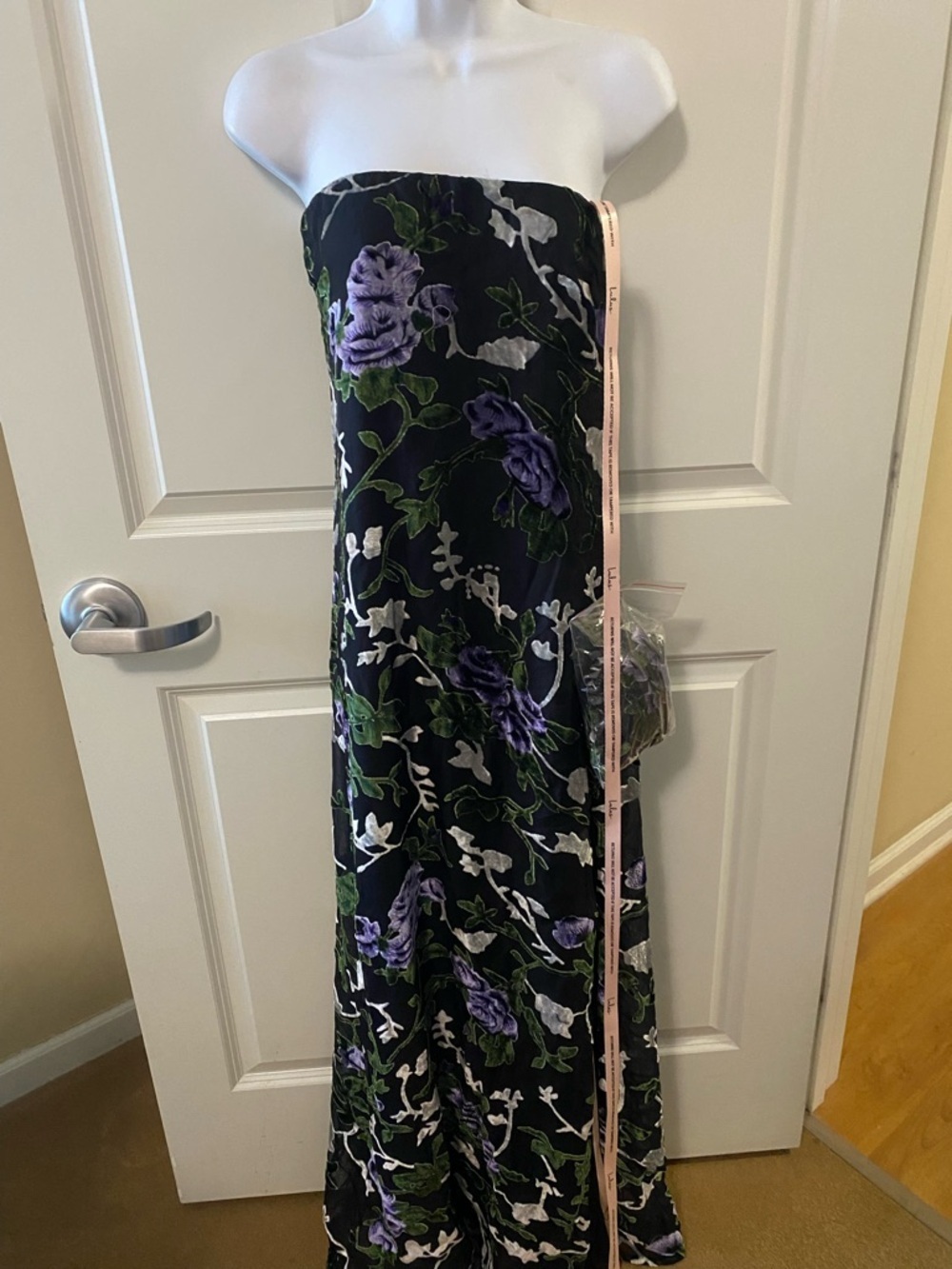 Lulu's NWT Corelia Black Velvet Burnout Strapless Floral Maxi Dress w Sash
